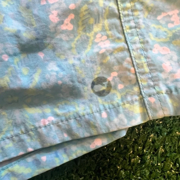 VINEYARD VINES shorts! 🐳 - Picture 4 of 5